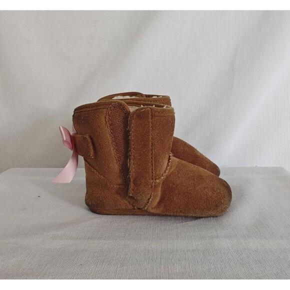 UGG Boot Bootie Pink Ribbon Detail Soft Sole Pink Infant 2/3 Cozy Sheepskin - Picture 7 of 9